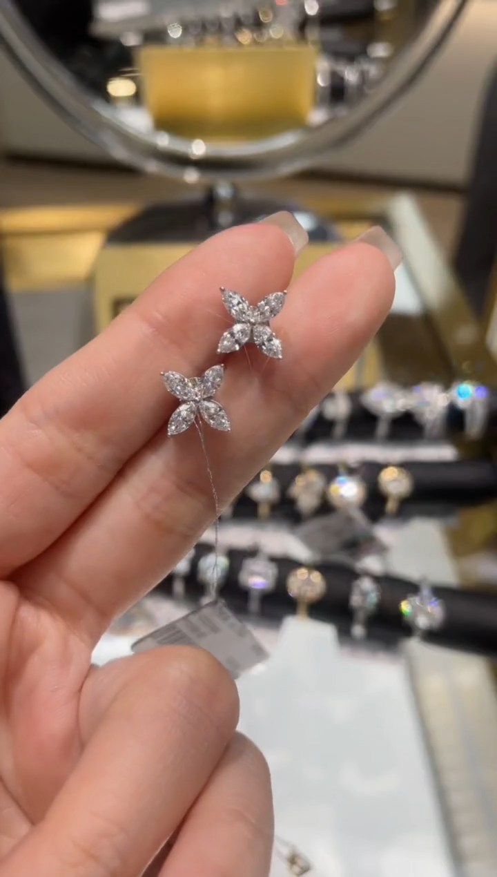 【闪购商品】实验室培育钻石耳饰18K金镶嵌四叶草耳钉