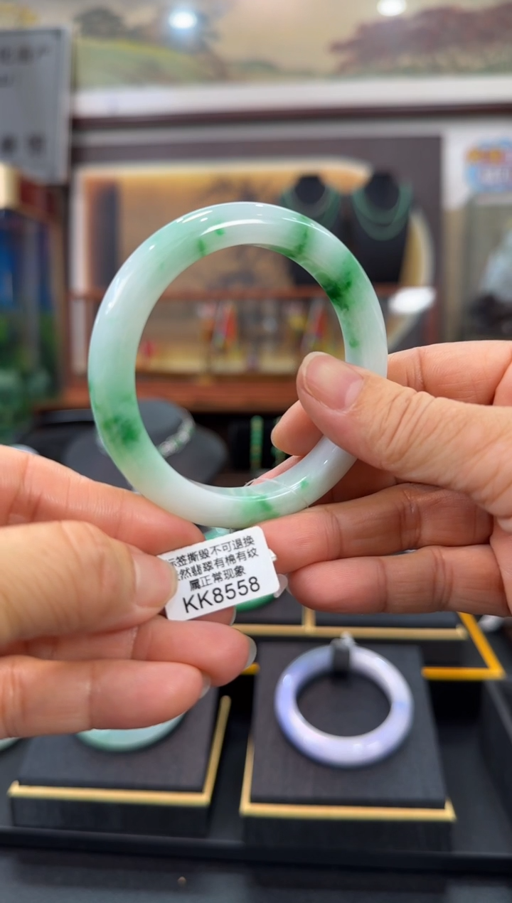 翡翠手镯未镶嵌正圈56 KK8558需包容