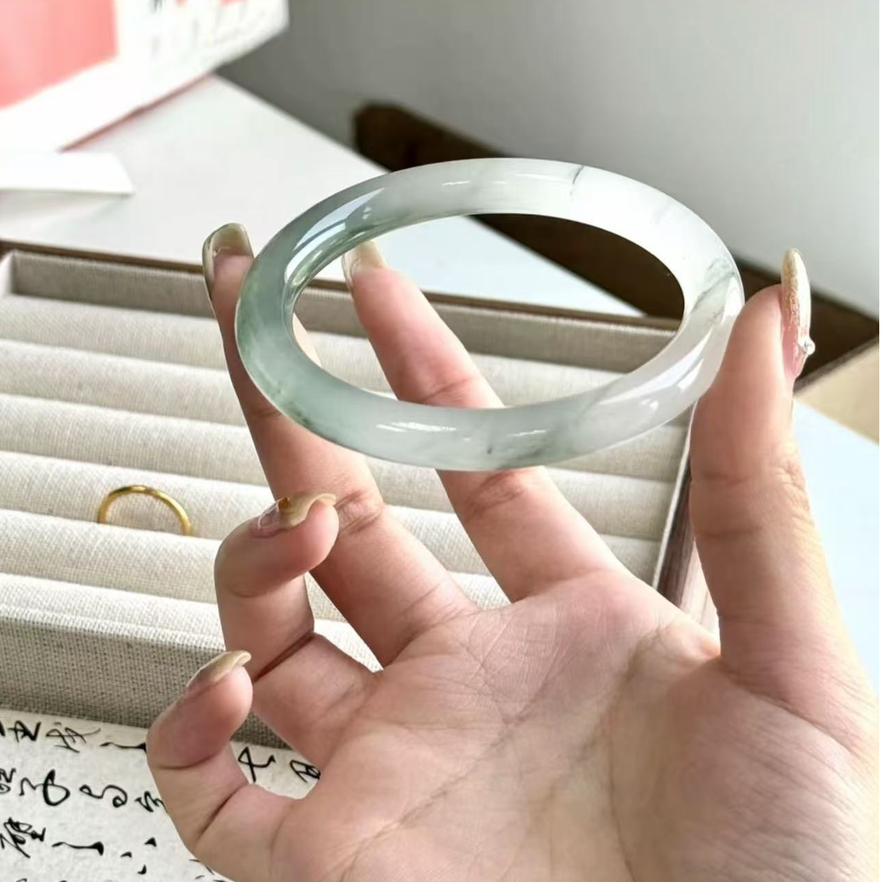 石英质玉手镯多样性发货（轻微色差，实物为准）编号：157