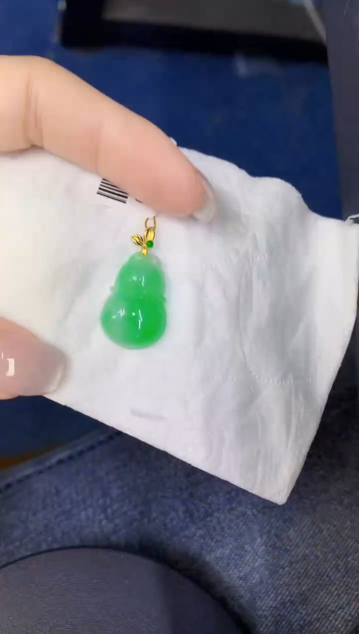 颈饰18K金镶嵌翡翠缅甸天然翡翠A货