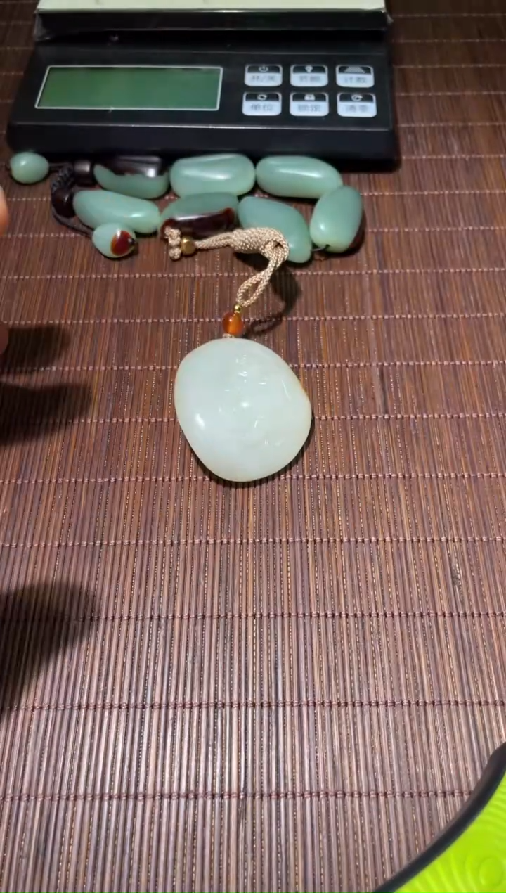 未镶嵌和田玉（糖玉）挂件T***t5