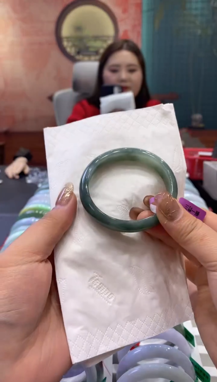 【闪购商品】翡翠手镯未镶嵌多人006332