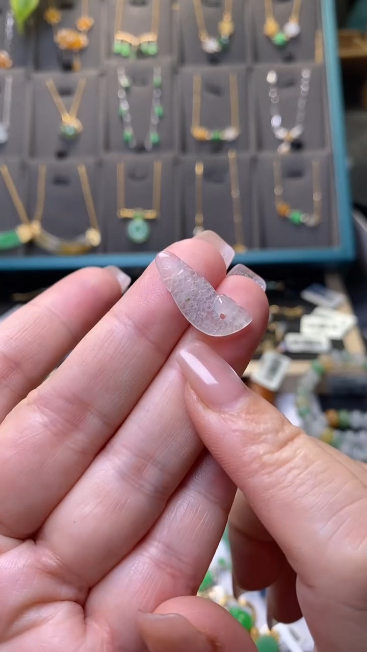 颈饰未镶嵌翡翠净货39990