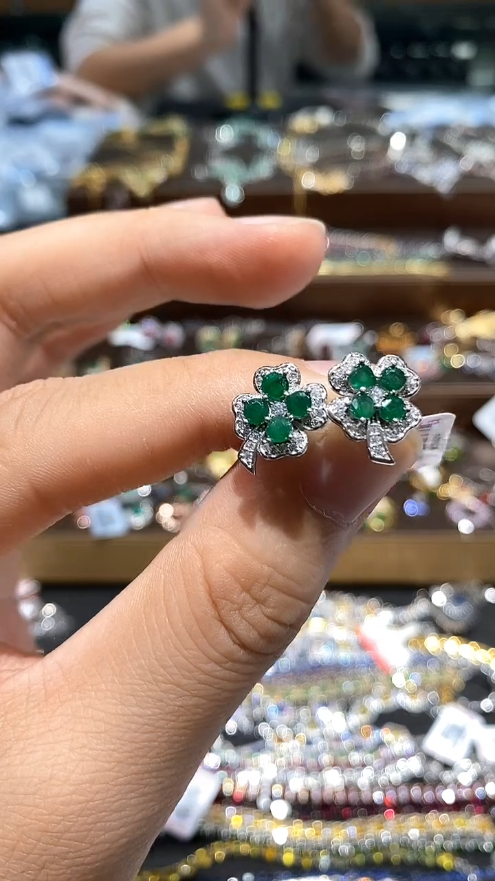 【闪购商品】祖母绿耳饰银S925镶嵌耳钉