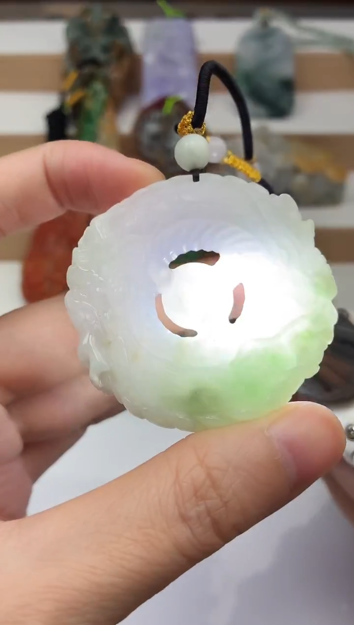 颈饰未镶嵌翡翠牌子