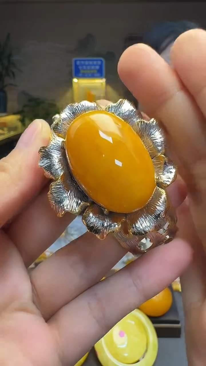 银S925镶嵌琥珀手镯天然保真蜜蜡蛋面手镯