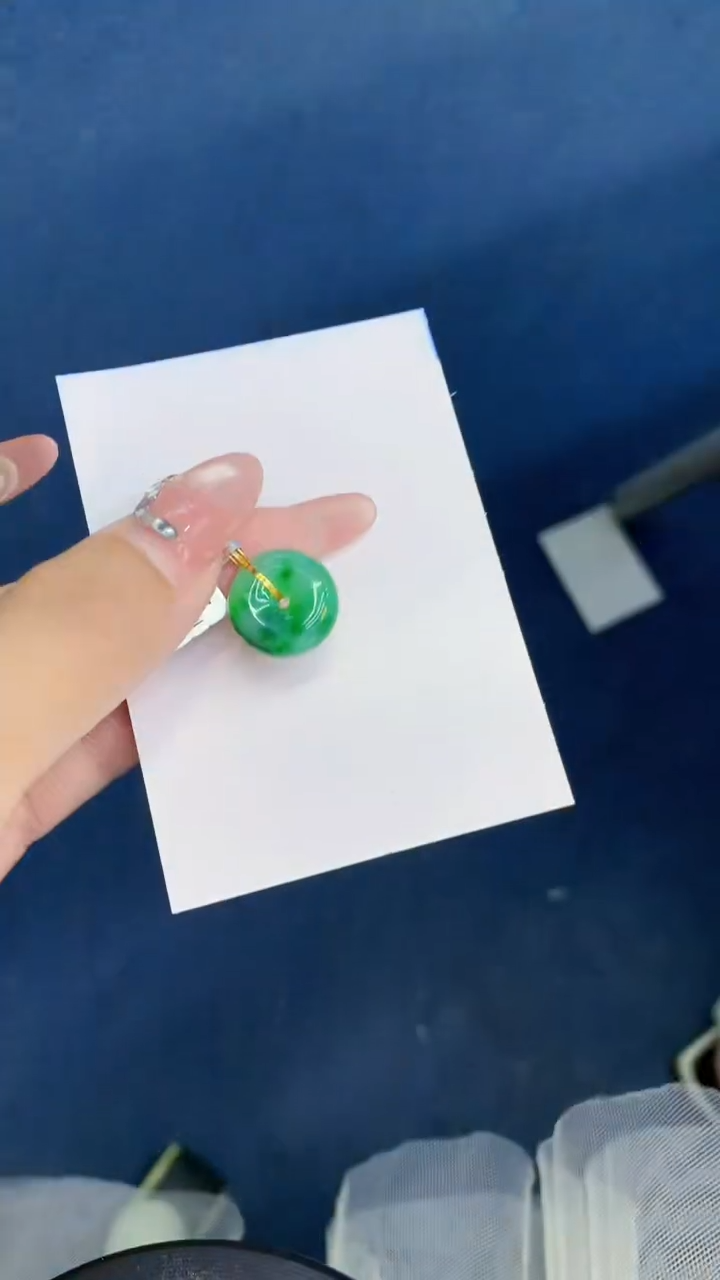 翡翠18K金镶嵌吊坠(不含链)1