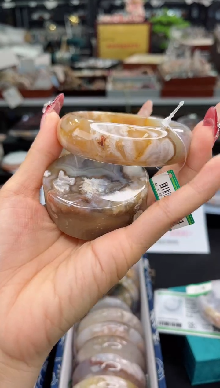 【闪购商品】石英质玉手镯未镶嵌59圈口（赠品镯心）1600170