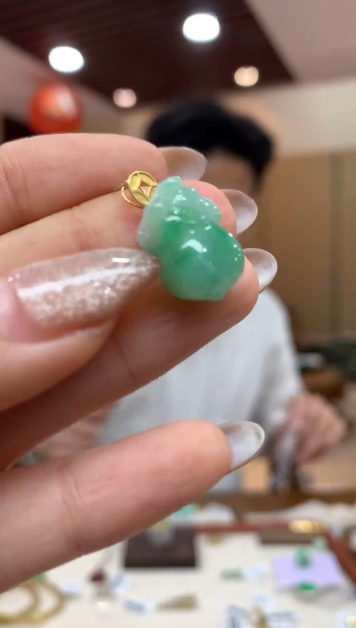 吊坠(不含链)18K金镶嵌翡翠福猪