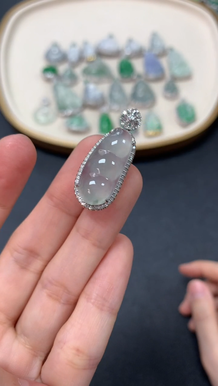 【闪购商品】翡翠吊坠(不含链)18K金镶嵌6800