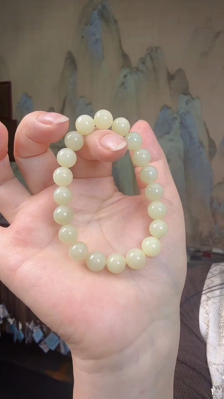 颈饰未镶嵌和田玉.