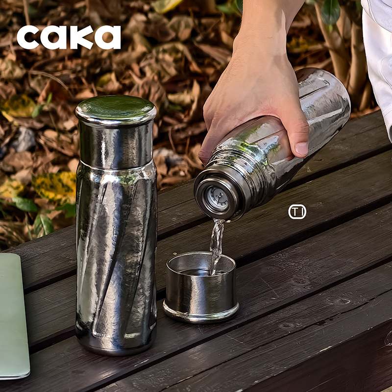 CAKA/茶卡纯钛保温杯男士商务温显钛杯磁吸大容量水杯车载礼品