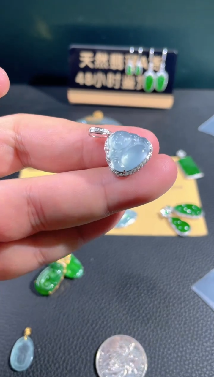 【闪购商品】翡翠颈饰18K金镶嵌翡翠