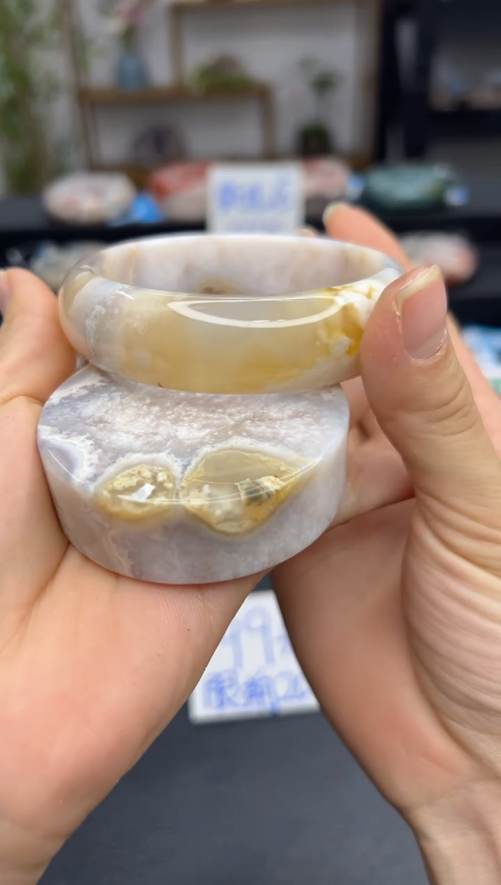 【闪购商品】石英质玉手镯未镶嵌A145(63圈赠送镯心)