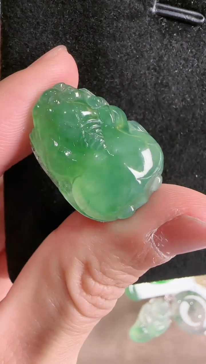 【闪购商品】翡翠吊坠(不含链)未镶嵌··