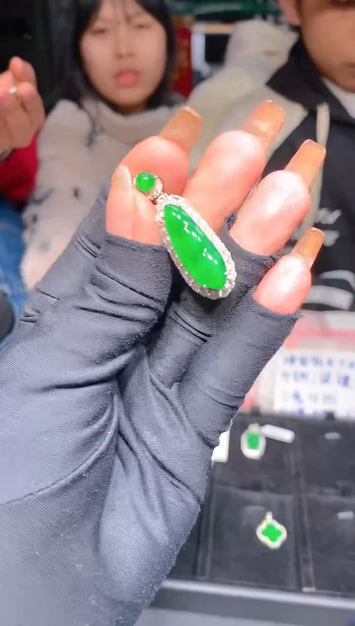 【闪购商品】定制翡翠未镶嵌40定制翡翠-多样性发货（发其一）