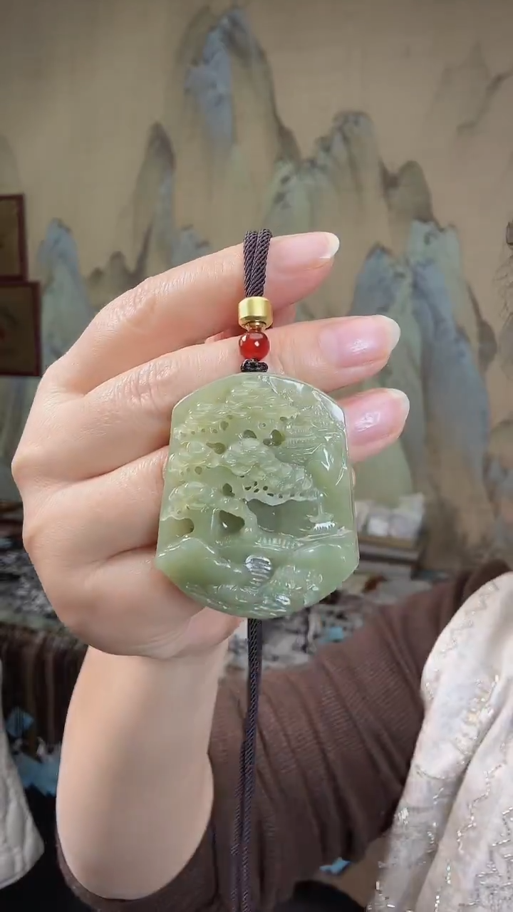 颈饰未镶嵌和田玉.