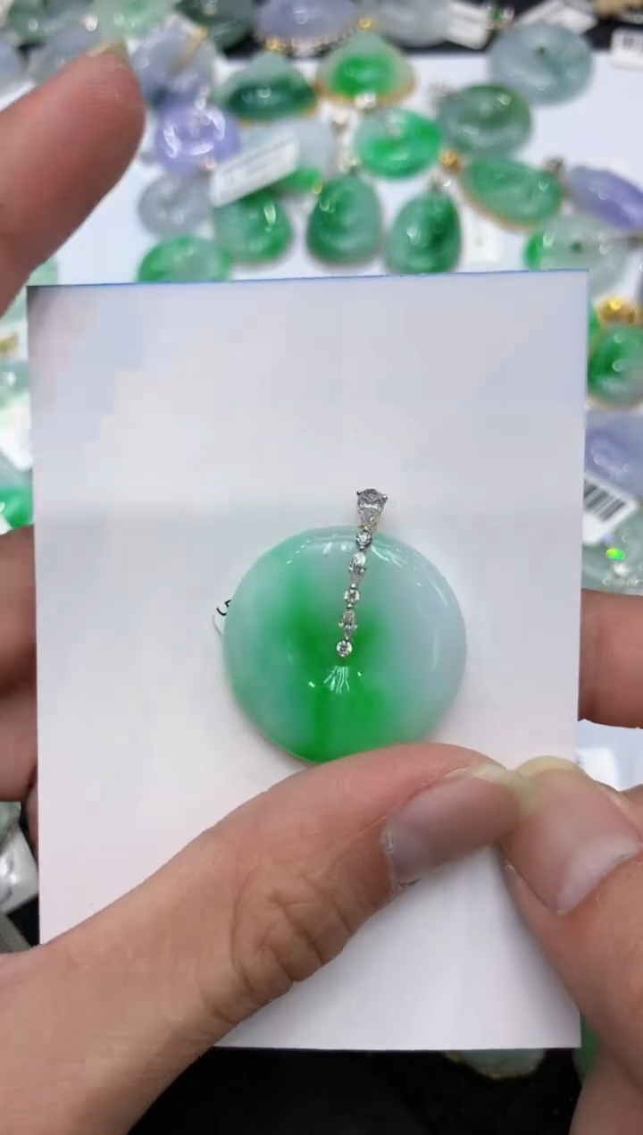 【闪购商品】翡翠颈饰18K金镶嵌111111111