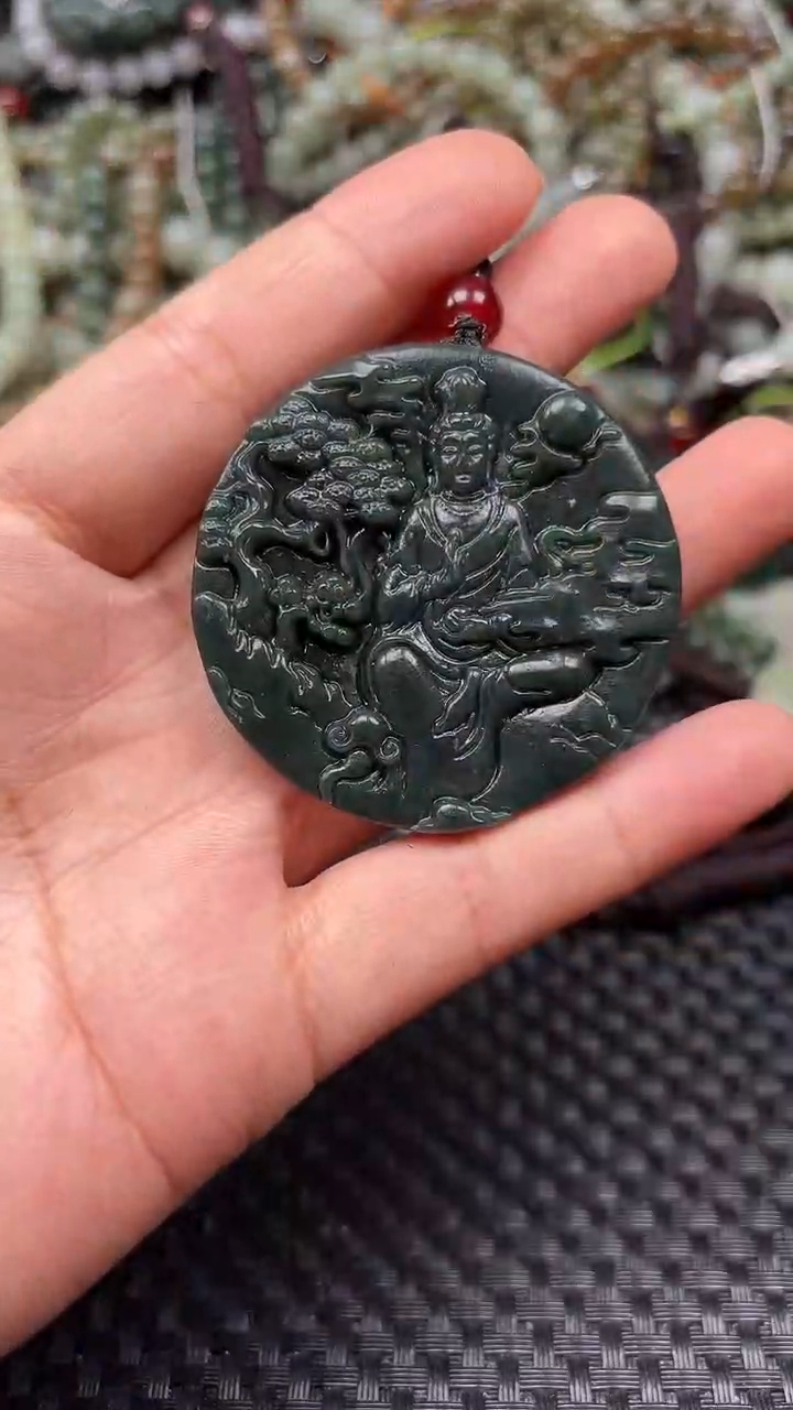 和田玉未镶嵌颈饰1