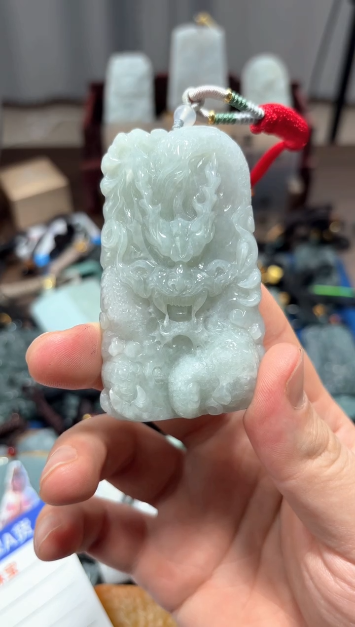 翡翠未镶嵌颈饰翡翠 未镶嵌 颈饰