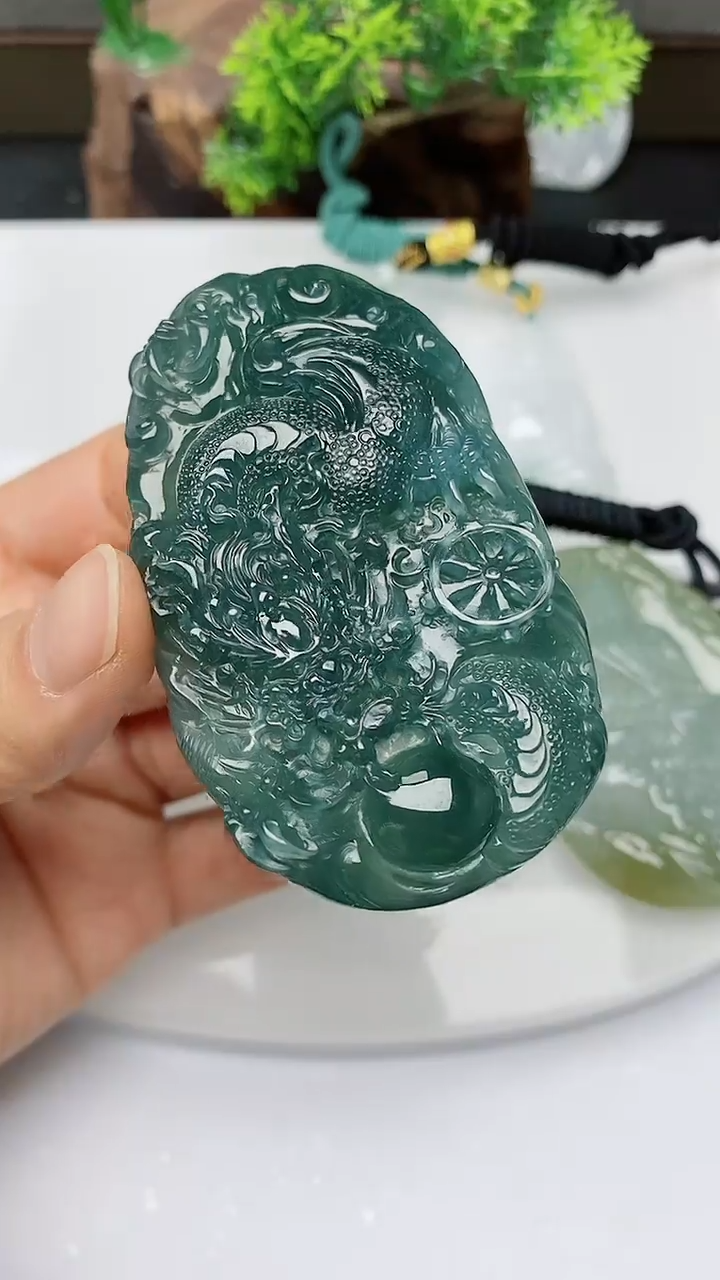 【闪购商品】翡翠颈饰未镶嵌          