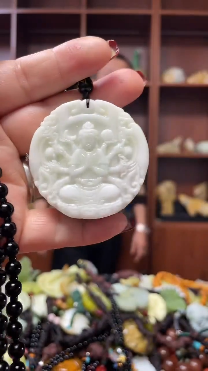 未镶嵌岫玉挂件 