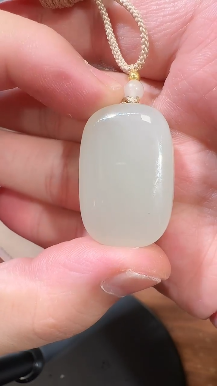 【闪购商品】和田玉吊坠未镶嵌1429面包牌