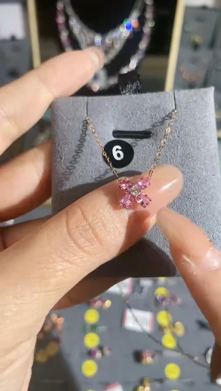 【闪购商品】彩色蓝宝石颈饰18K金镶嵌项链