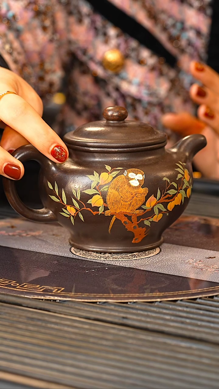 【闪购商品】紫砂茶壶SSH 黑朱泥 掇只猴