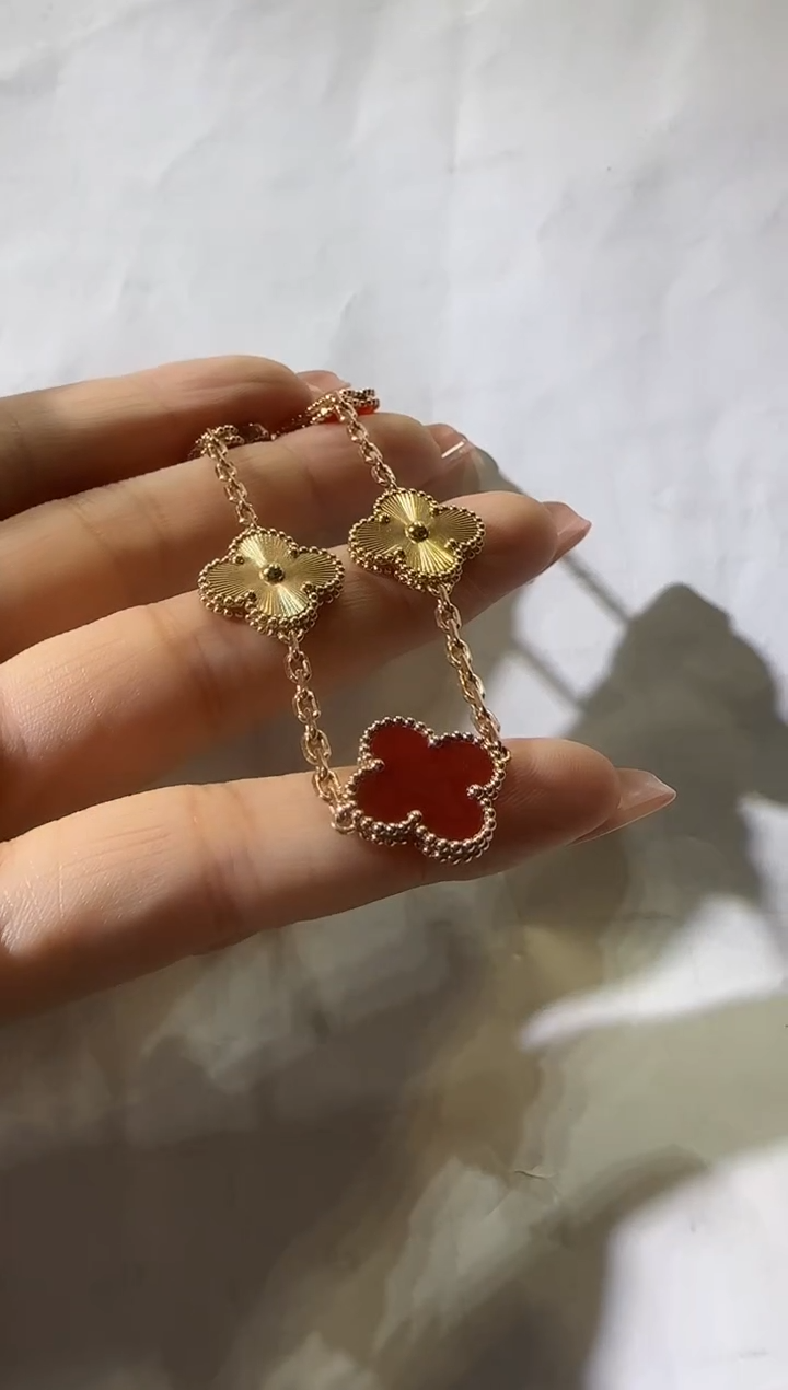 【闪购商品】玛瑙/玉髓手链18K金镶嵌18k金红花隔镭射手链