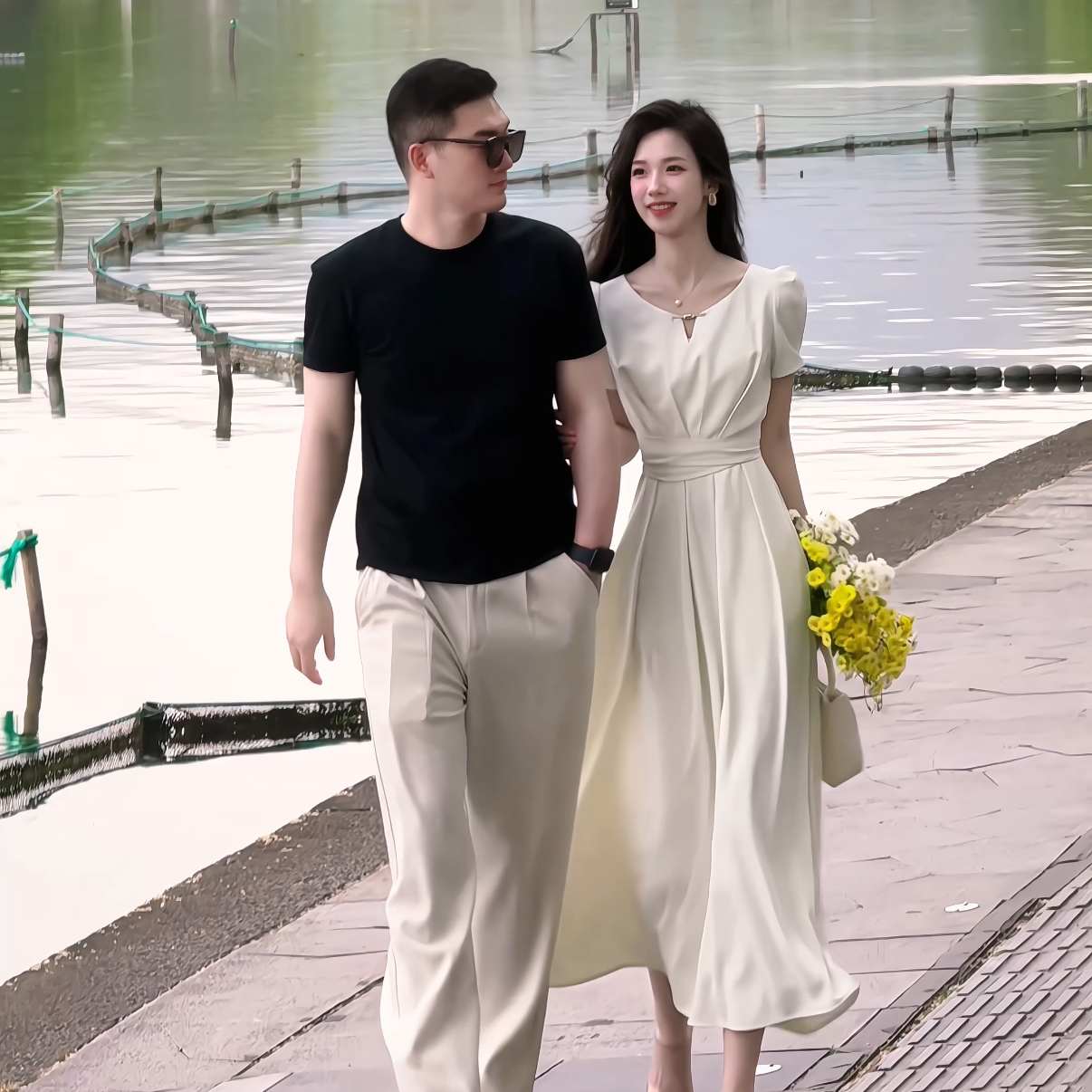 拉夏贝尔25夏新法式气质高级收腰显瘦赫本风超仙连衣裙 10396 YCJ
