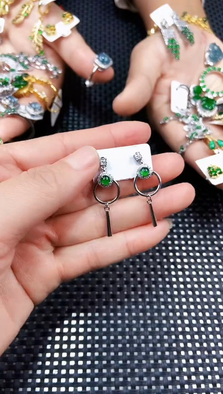 【闪购商品】翡翠耳饰未镶嵌111111111