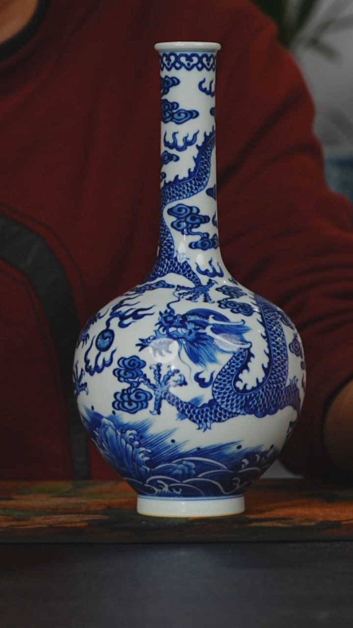 【闪购商品】涂杏花青花双龙戏珠胆瓶@@TXH97