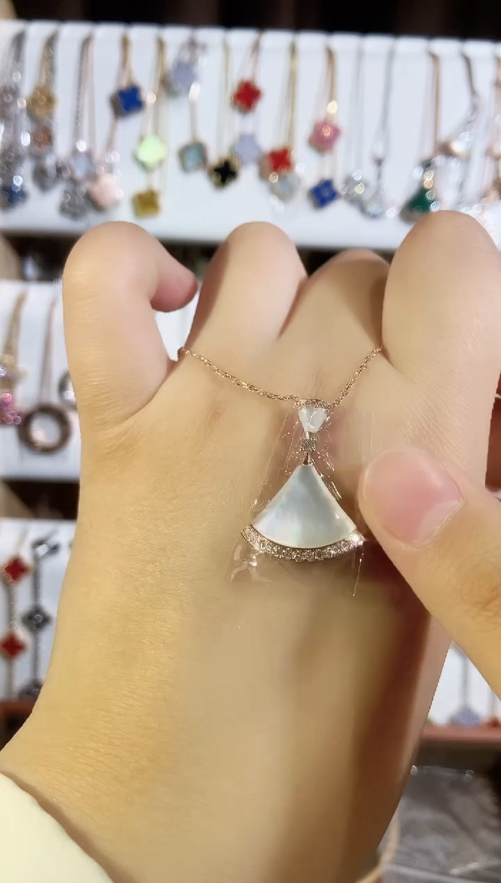 【闪购商品】钻石套链18K金镶嵌钻石k玫裙子