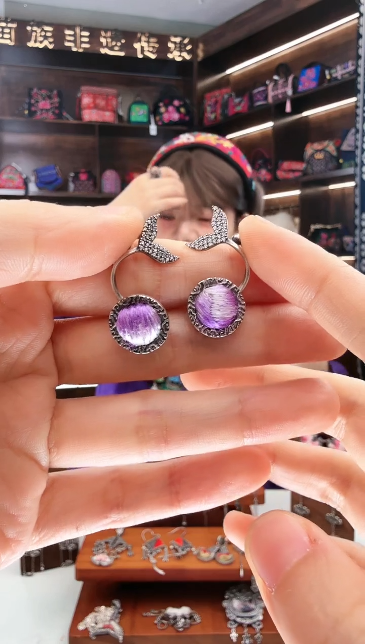 【闪购商品】织绣108蚩梦苗族古绣