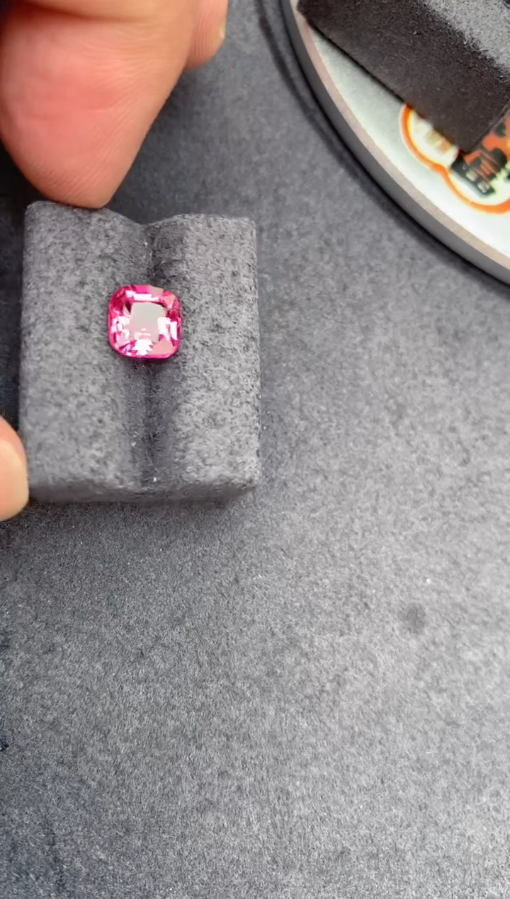 裸石未镶嵌碧玺2.03ct粉碧玺AC