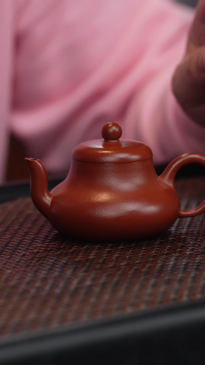 【闪购商品】宜兴紫砂原矿微瑕君德朱泥