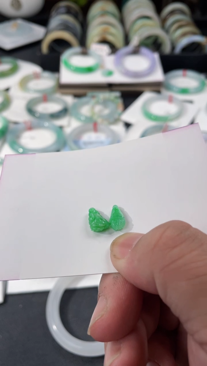 【闪购商品】翡翠颈饰未镶嵌白菜