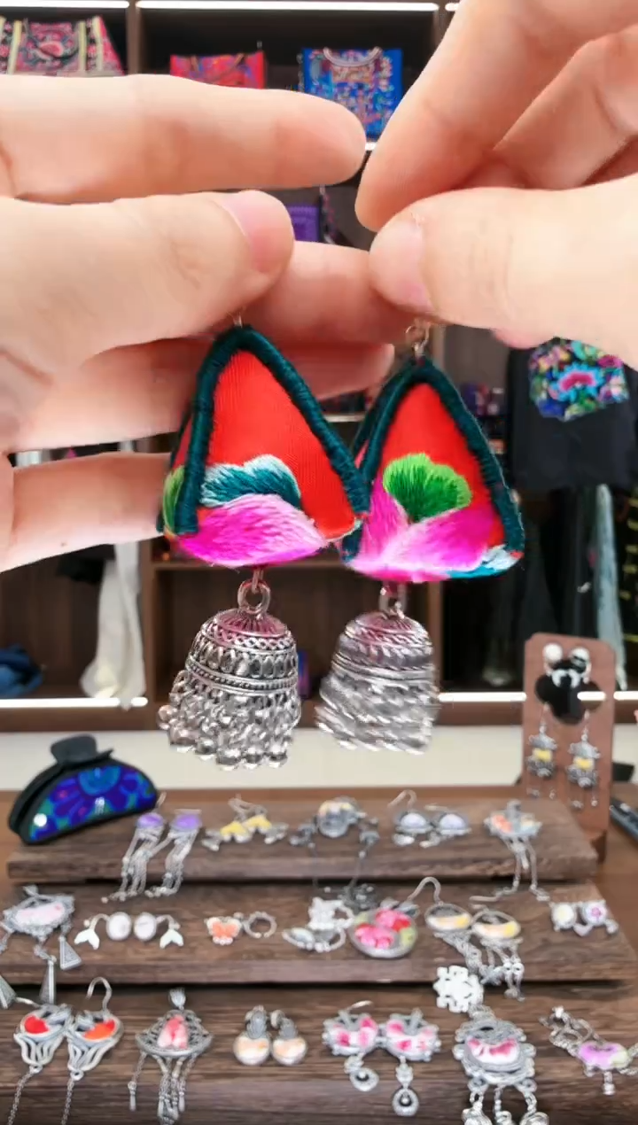 【闪购商品】织绣145蚩梦苗族古绣