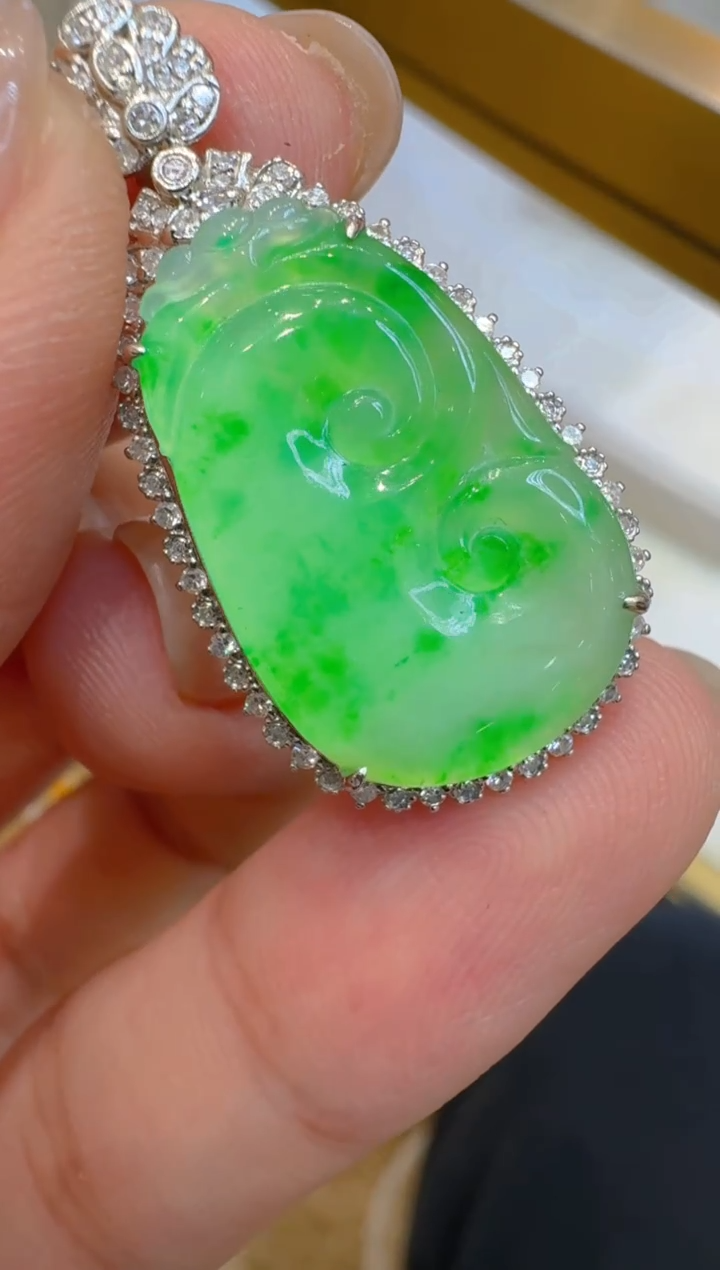 吊坠(不含链)18K金镶嵌翡翠多样性团购发一件