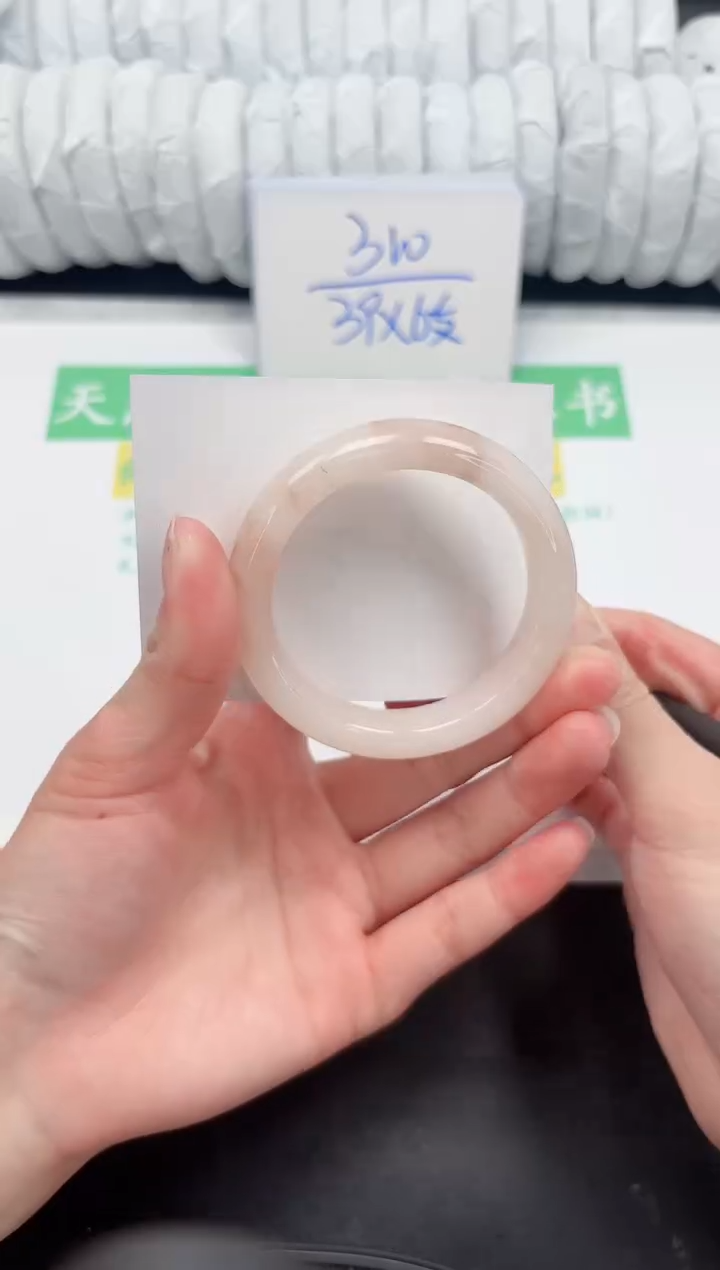 【闪购商品】石英质玉手镯未镶嵌173-51.8