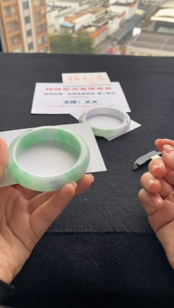 【闪购商品】翡翠手镯未镶嵌买断价XW016099