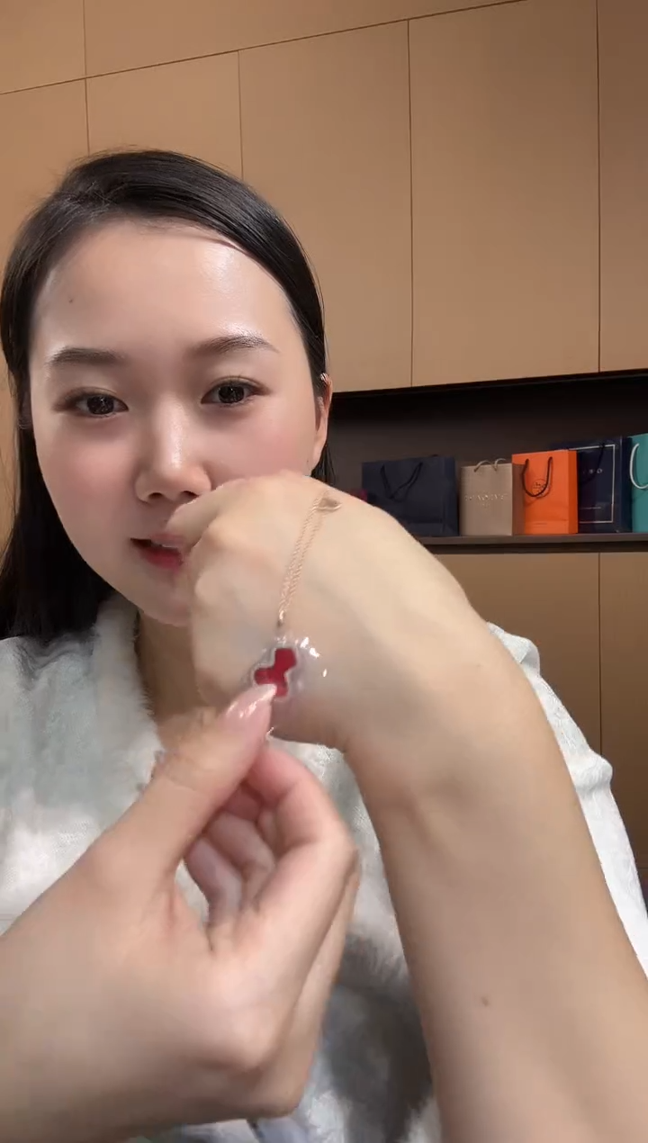 【闪购商品】钻石套链18K金镶嵌红葫芦套链ghj