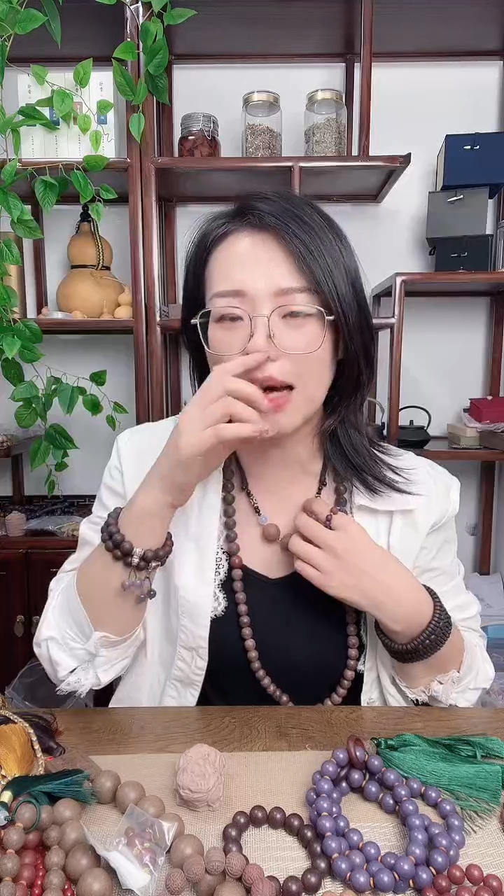 泥塑窖藏板龙涎三颗珠子脖挂