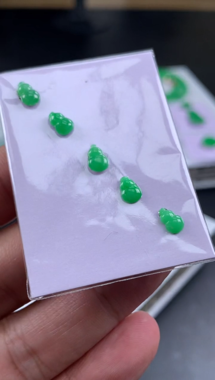 【闪购商品】定制翡翠未镶嵌翡翠
