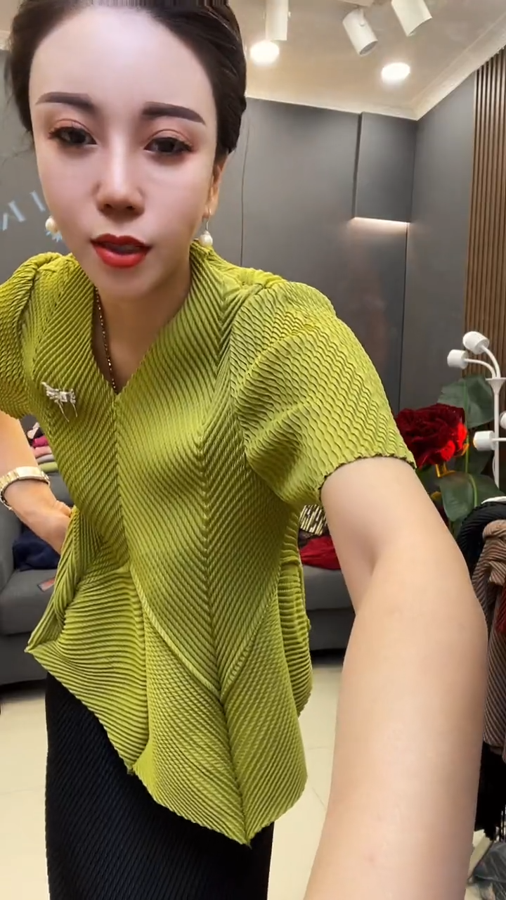 聚酯纤维（涤纶）绿色 蝴蝶衫