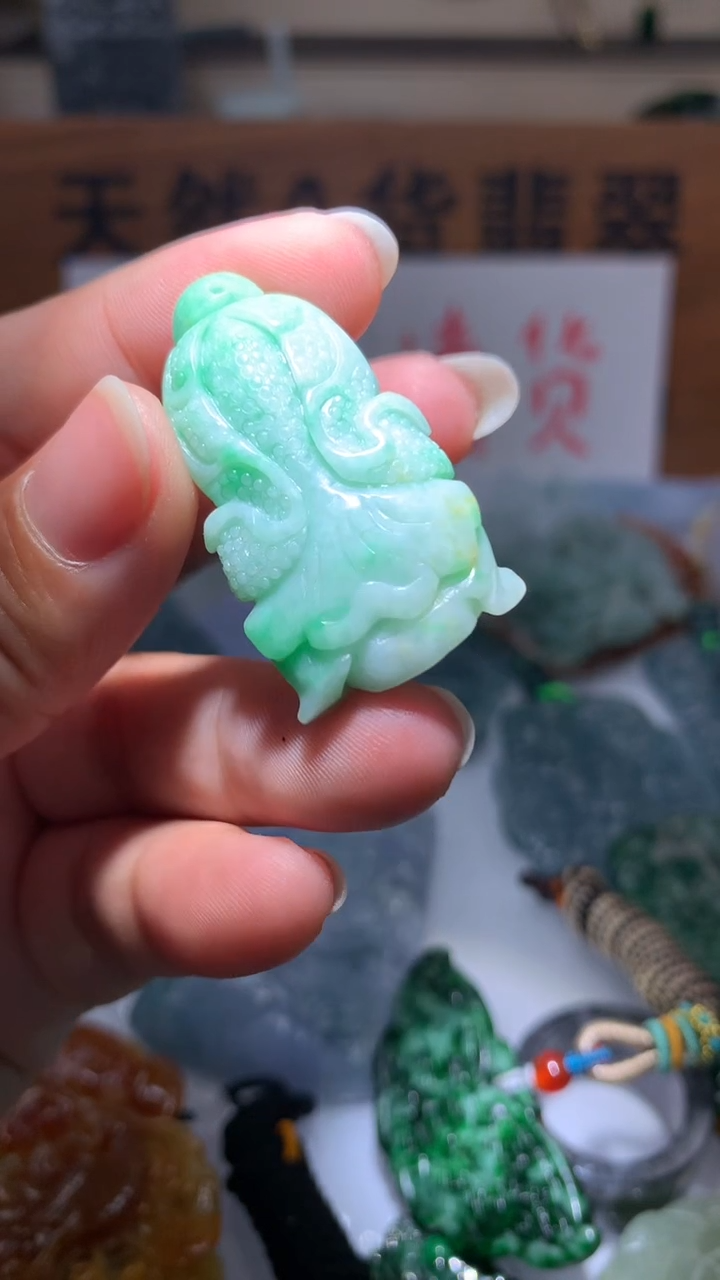 【闪购商品】翡翠颈饰未镶嵌保真天然A货翡翠