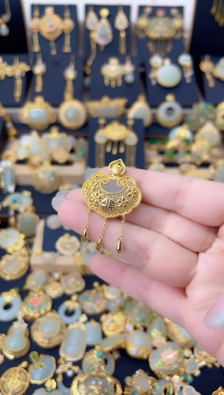 颈饰银S925镀金镶嵌和田玉花丝镂空如意流苏吊坠