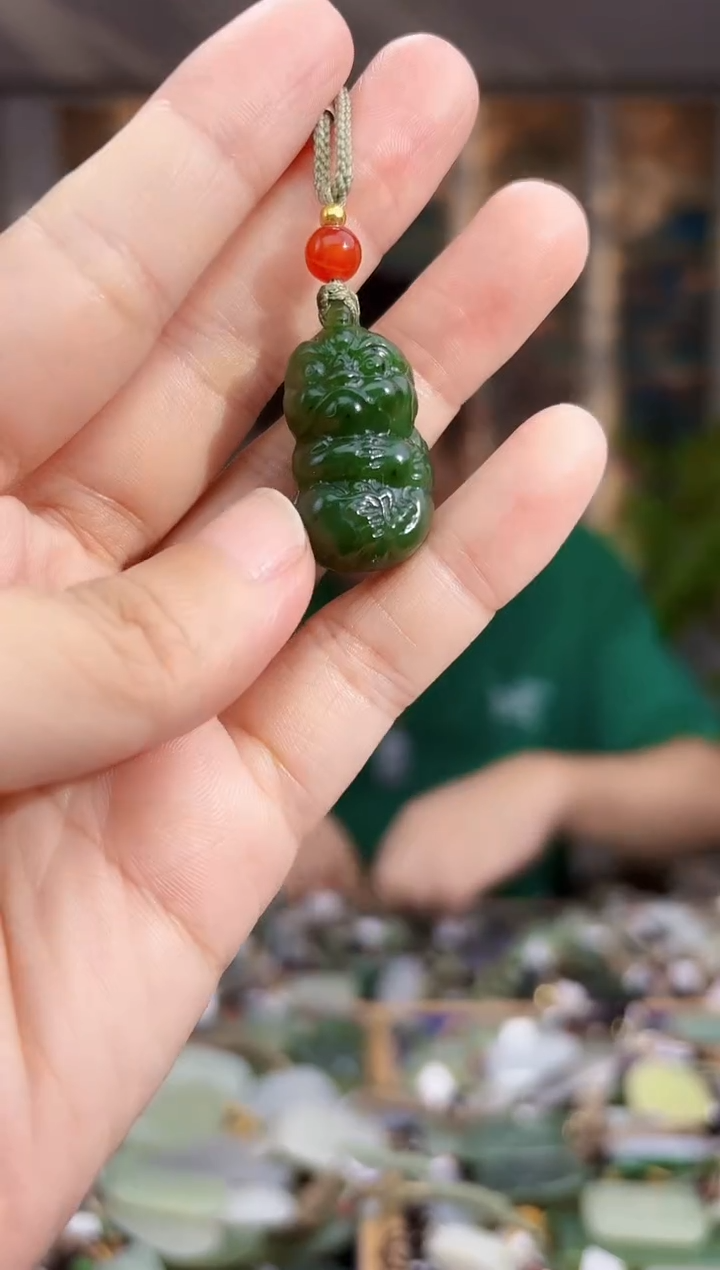 未镶嵌和田玉挂件拍一发一