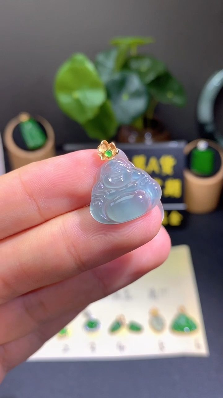 翡翠18K金镶嵌颈饰翡翠A货